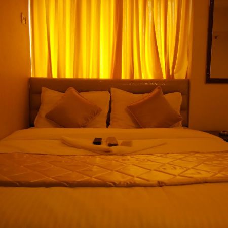 מומביי Hotel Silver Castle מראה חיצוני תמונה